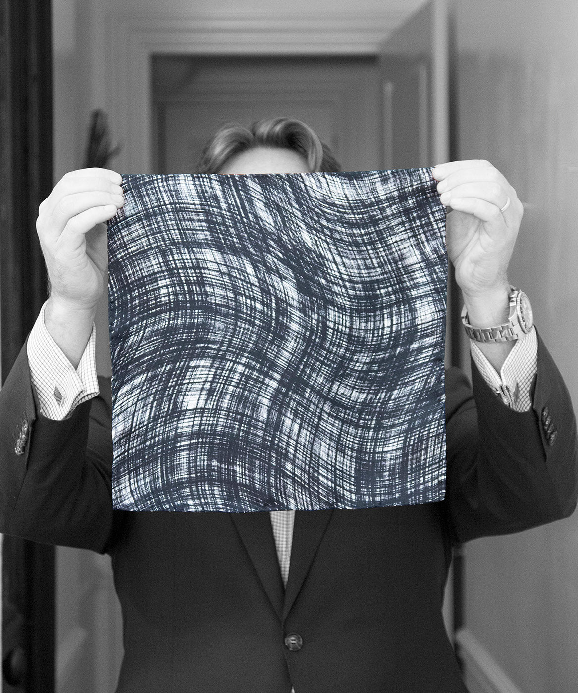 "DARK WAVES" SILK TWILL POCKET SQUARE